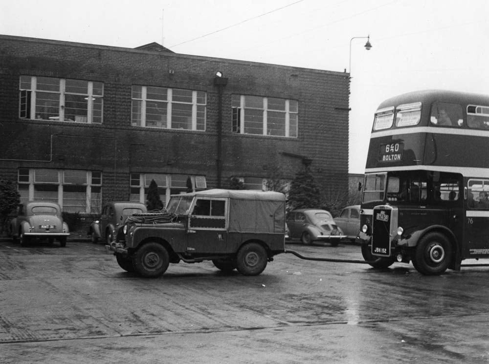 00-LandRoverSeries1TowingADoubleDeckerBuss-1948-edit